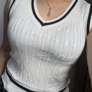 Buso Sin Mangas De Lana Bordeado